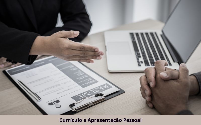 Currículo profissional e apresentação pessoal